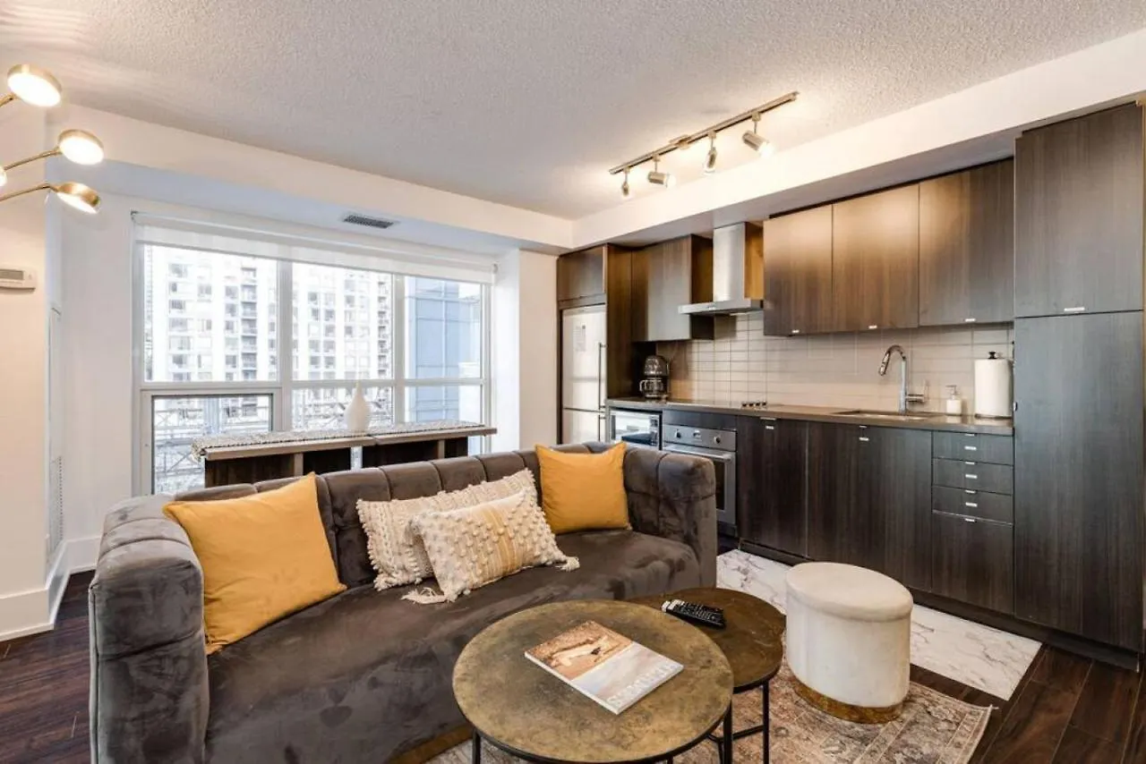3Br Rooftop Pool Gym Steps To Mtcc And Cn Tower With Parking Toronto 0*,  Canada