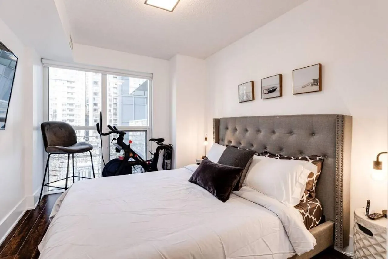 3Br Rooftop Pool Gym Steps To Mtcc And Cn Tower With Parking Toronto