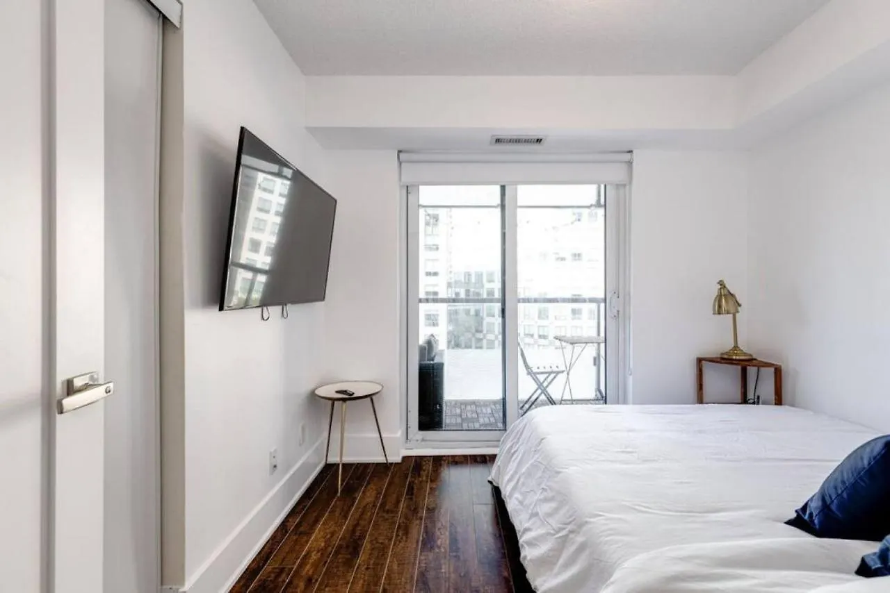 3Br Rooftop Pool Gym Steps To Mtcc And Cn Tower With Parking Toronto