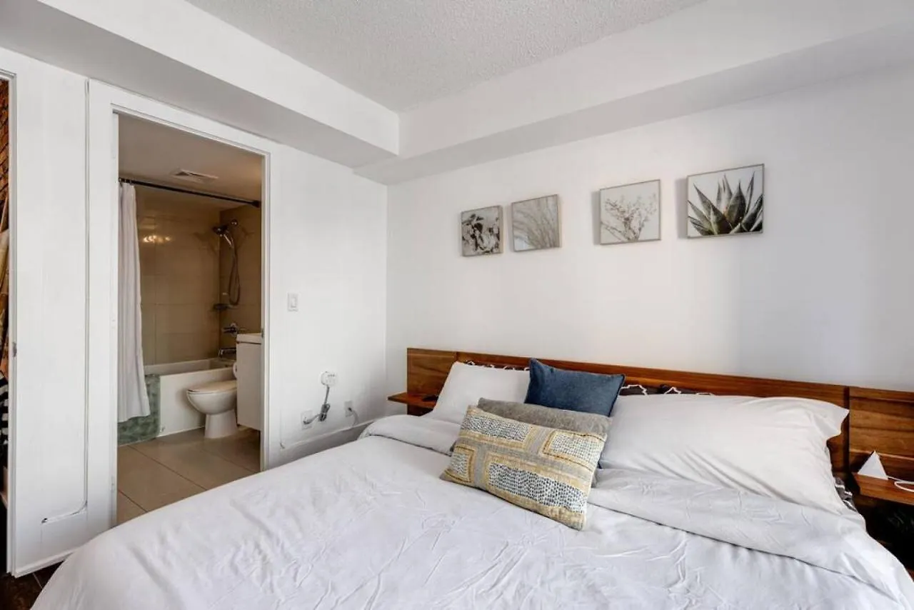 3Br Rooftop Pool Gym Steps To Mtcc And Cn Tower With Parking Toronto 0*,  Canada